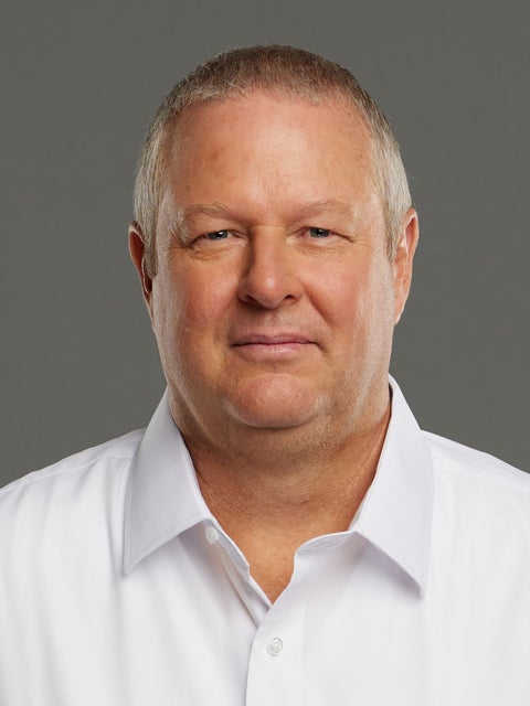 中提供坚实 中提供坚实